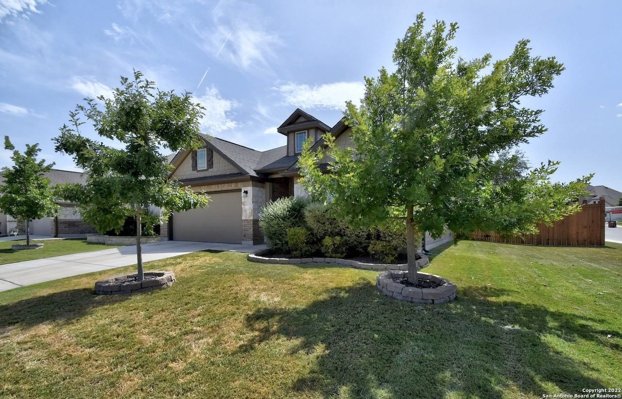 703 Decathlon St - Photo 2 of 26