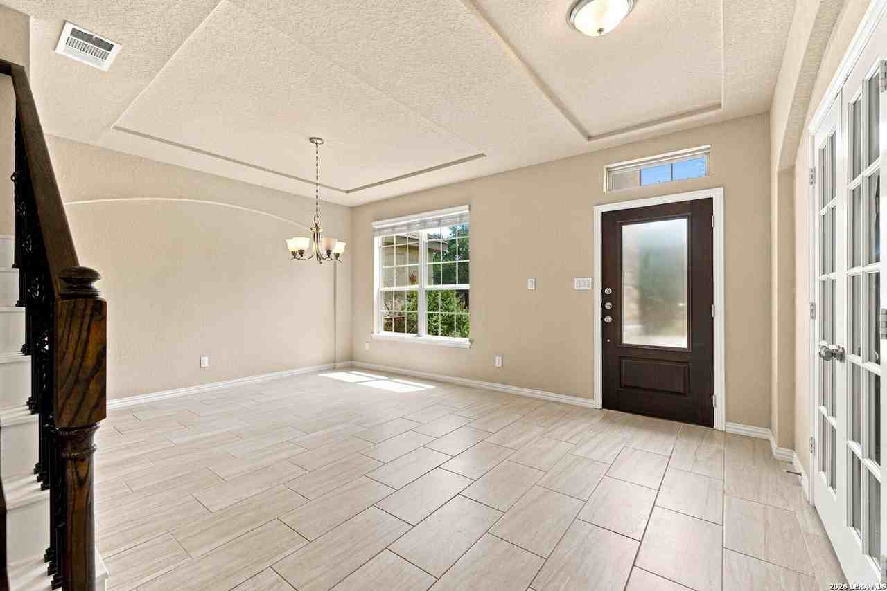 731 Decathlon St - Photo 2 of 20