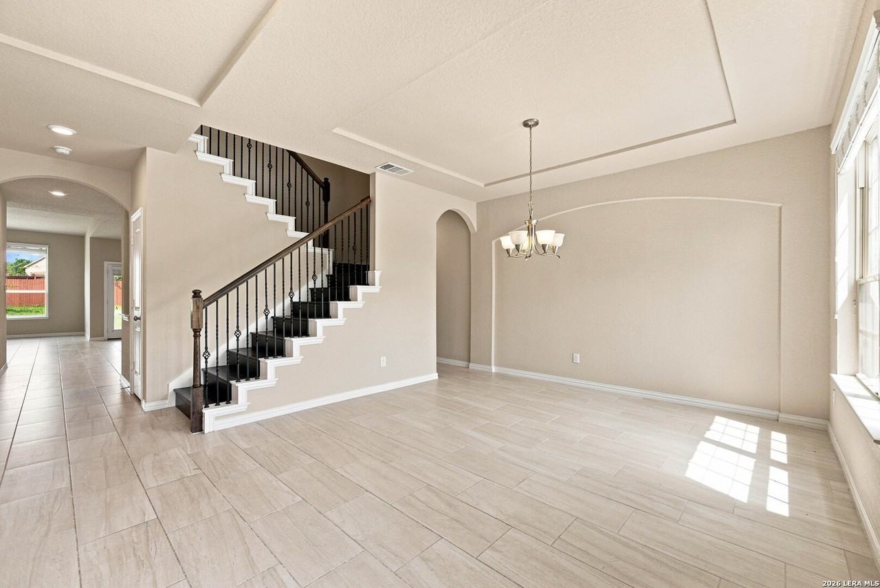 731 Decathlon St - Photo 3 of 20