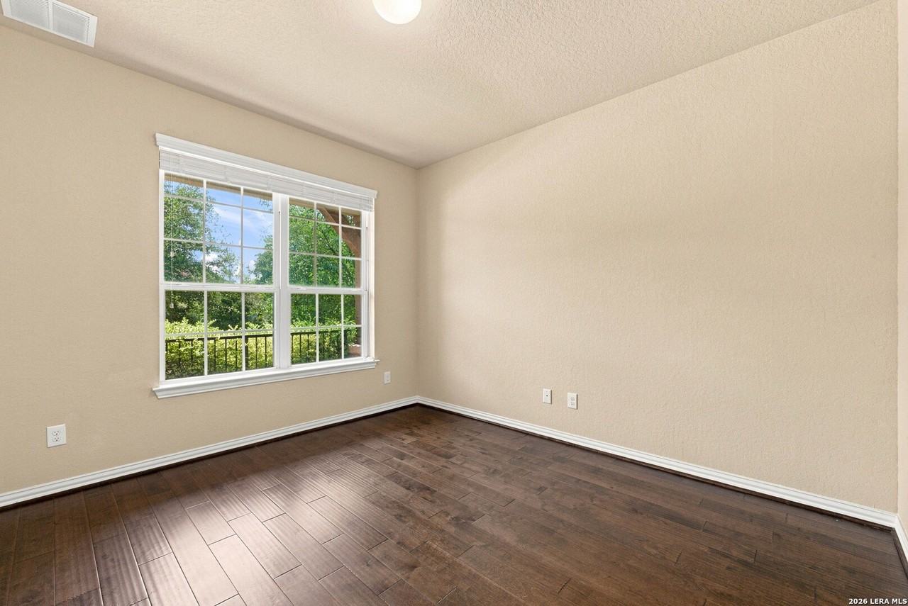 731 Decathlon St - Photo 4 of 20