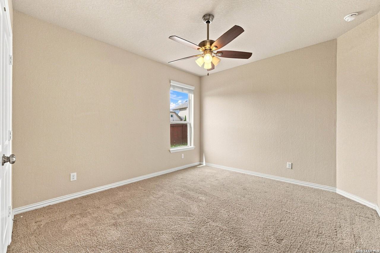 731 Decathlon St - Photo 7 of 20