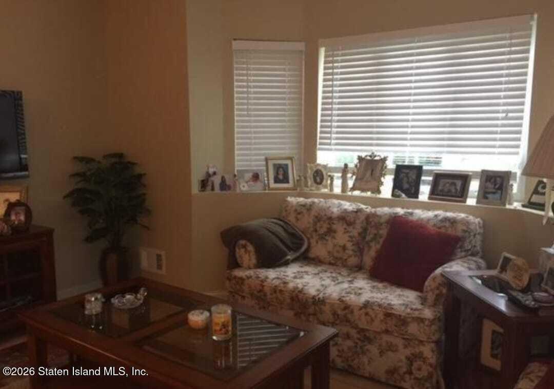 501 Academy Ave - Photo 2 of 13