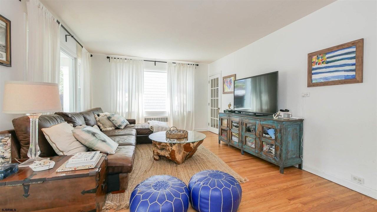 110 N Pembroke Ave - Photo 6 of 25