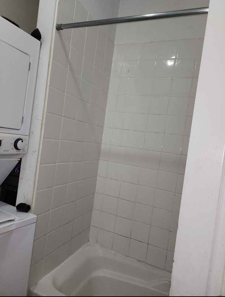 39 Victoria Street West #1 - Photo 3 of 8