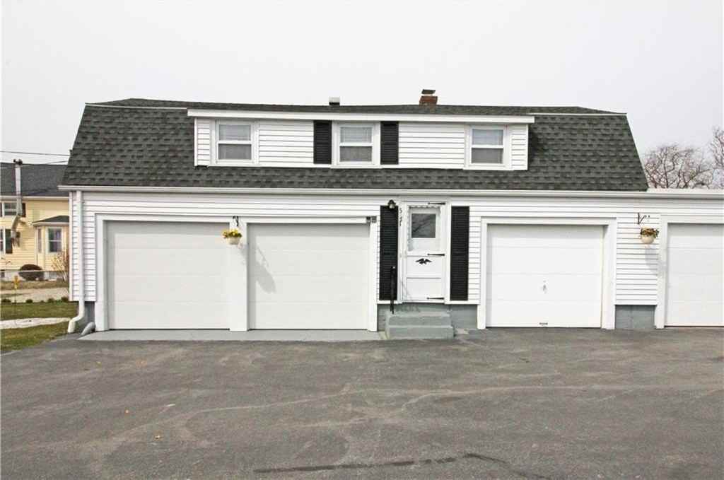 563 Aquidneck Ave - Photo 2 of 16