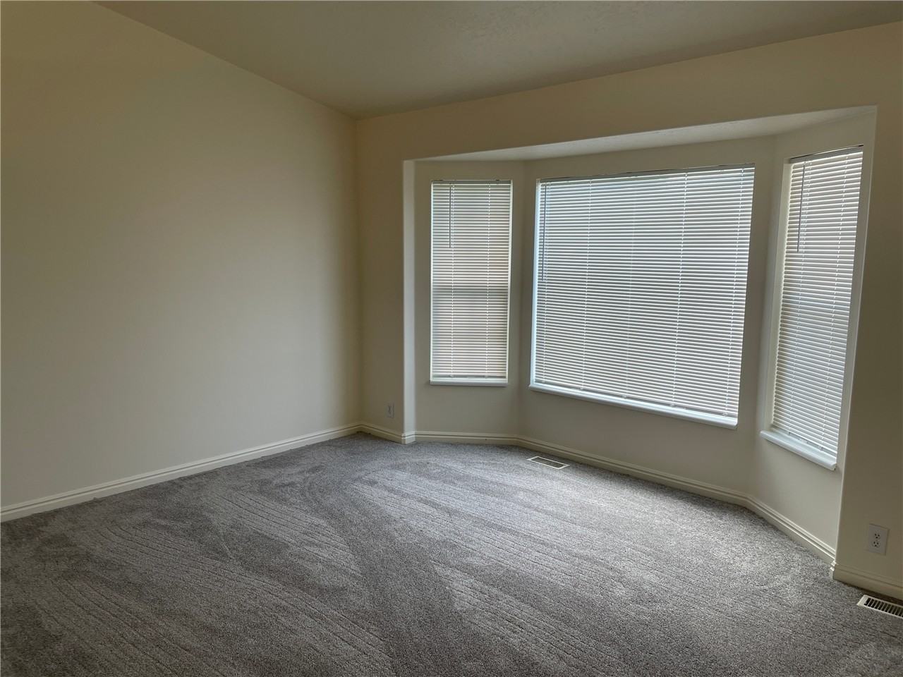 6435 S Wakefield Way - Photo 2 of 13