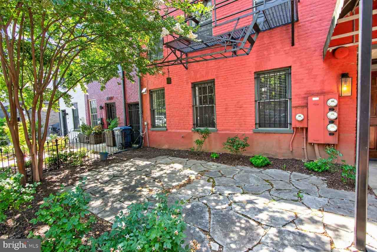 815 L St Se #1 - Photo 2 of 17