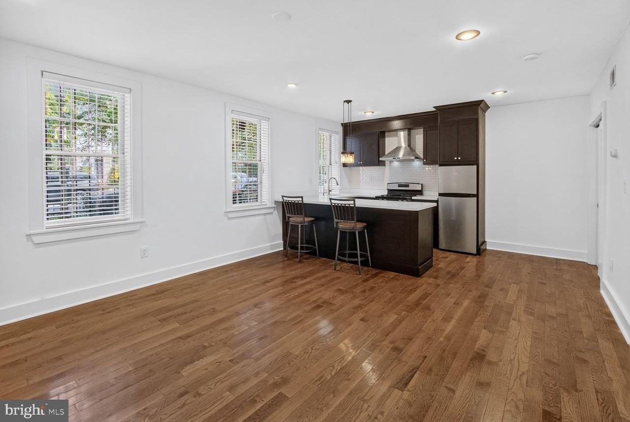 815 L St Se #1 - Photo 5 of 17