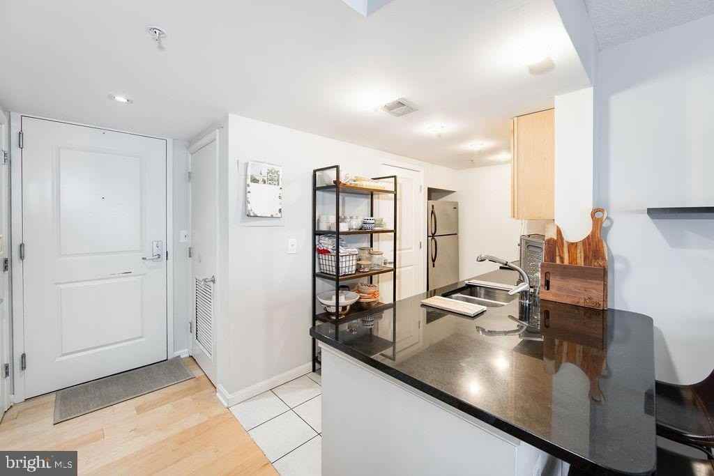 1225 13th St Nw #513 - Photo 2 of 14