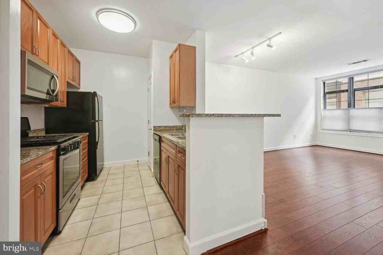 1111 25th St Nw #302 - Photo 5 of 24