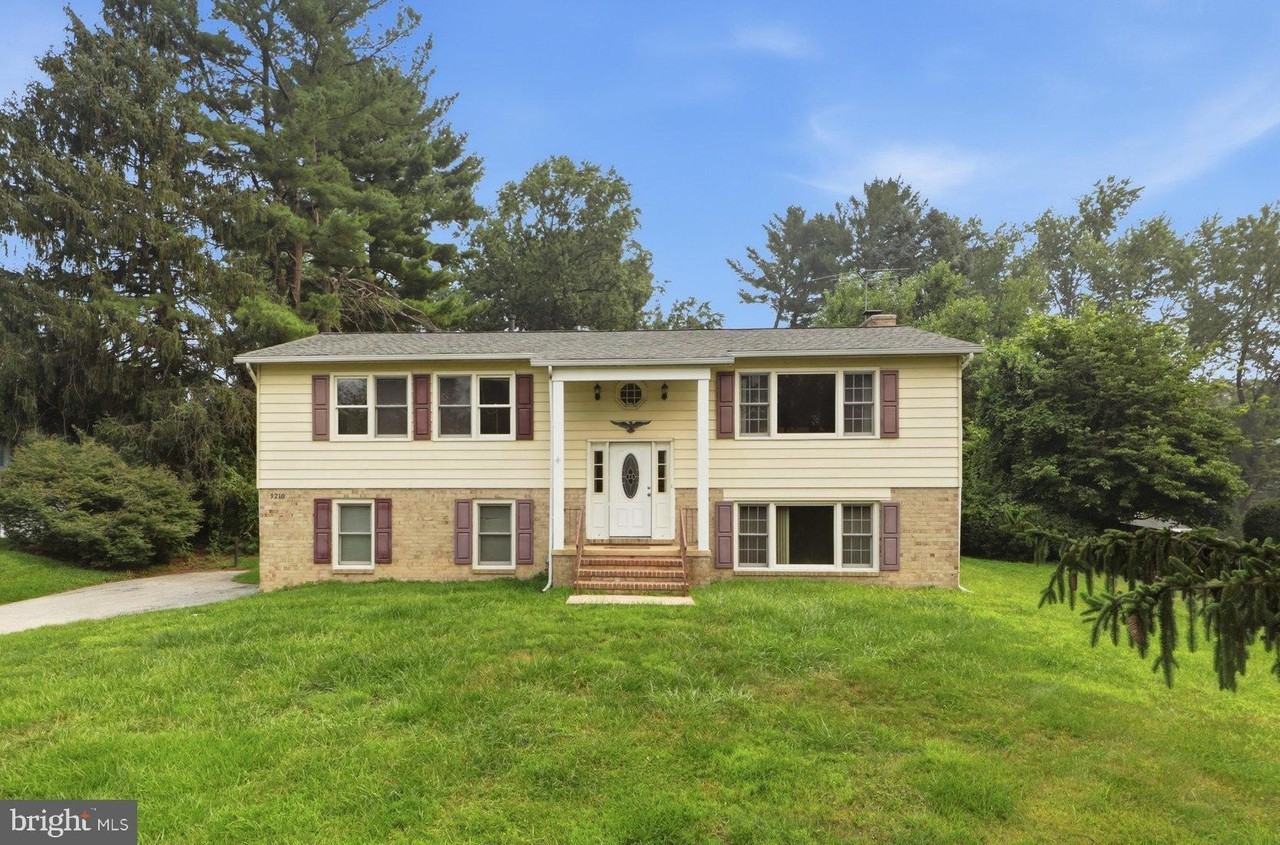 9210 Maple Rock Dr