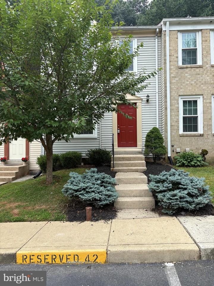 1318 Alderton Ln - Photo 2 of 21