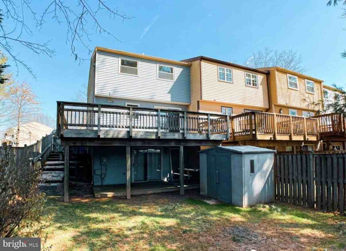 18008 Wagonwheel Ct - Photo 2 of 3