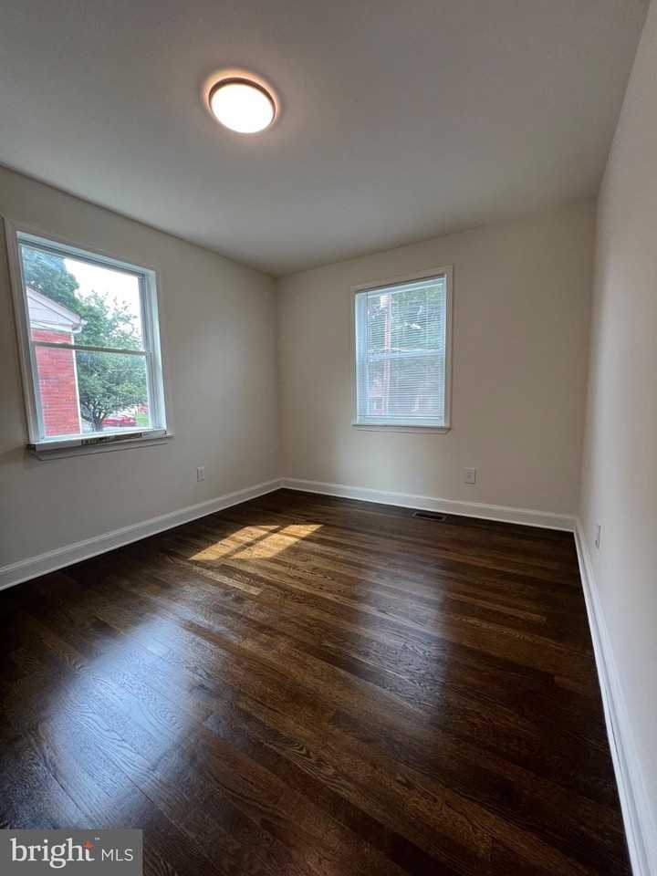 3420 25th Ave - Photo 7 of 12