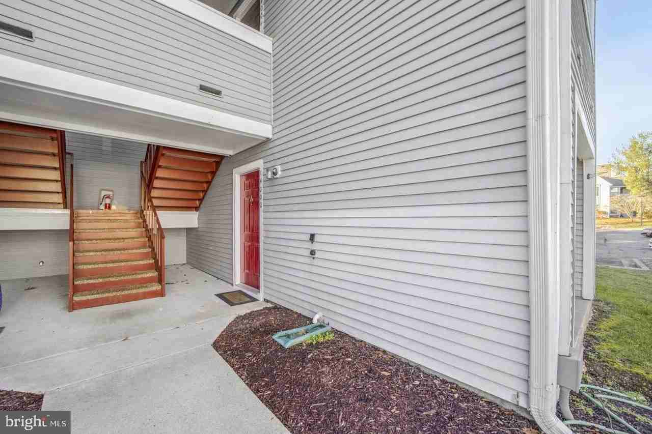 14000 Lord Marlborough Pl #18-1 - Photo 4 of 21