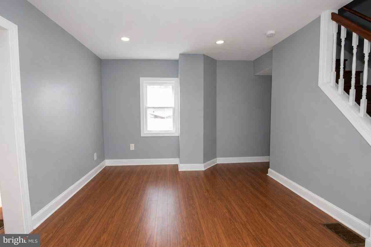 606 Green St - Photo 5 of 30