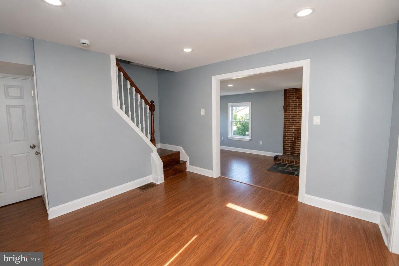 606 Green St - Photo 6 of 30