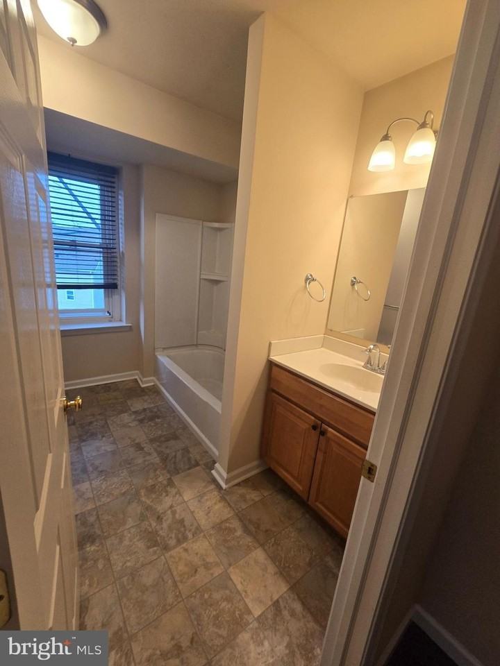 4894 Old Easton Rd #2ndFLUNIT - Photo 6 of 13