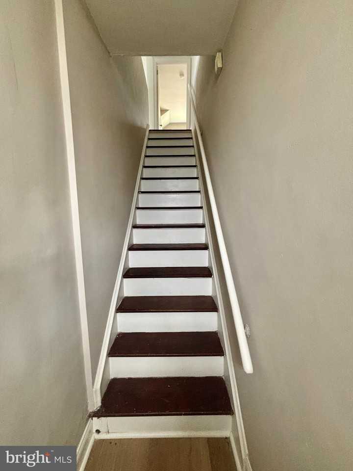 6828 Oxford Ave #2ndFL - Photo 3 of 17