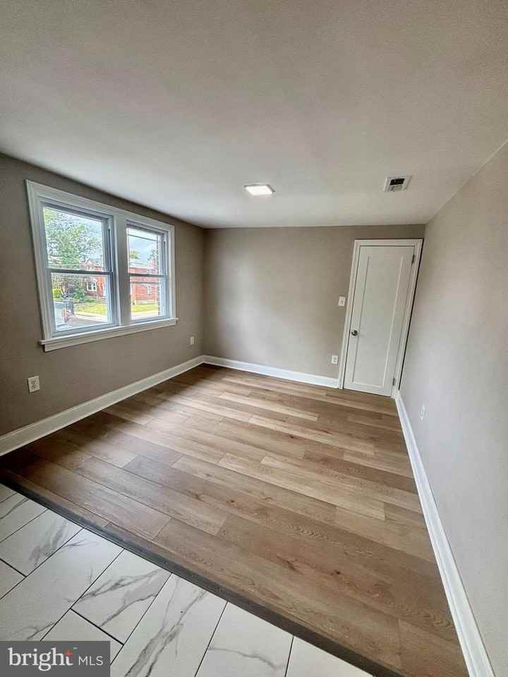 6828 Oxford Ave #2ndFL - Photo 5 of 17