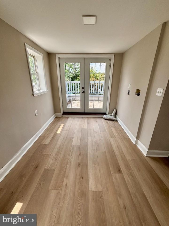 6828 Oxford Ave #2ndFL - Photo 6 of 17