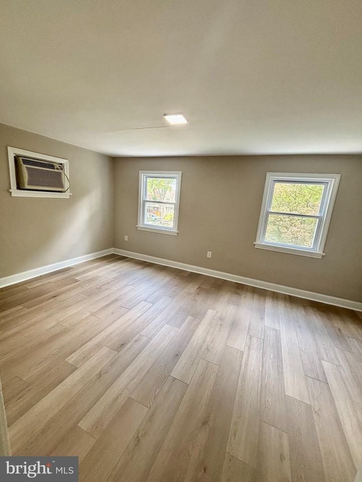 6828 Oxford Ave #2ndFL - Photo 7 of 17