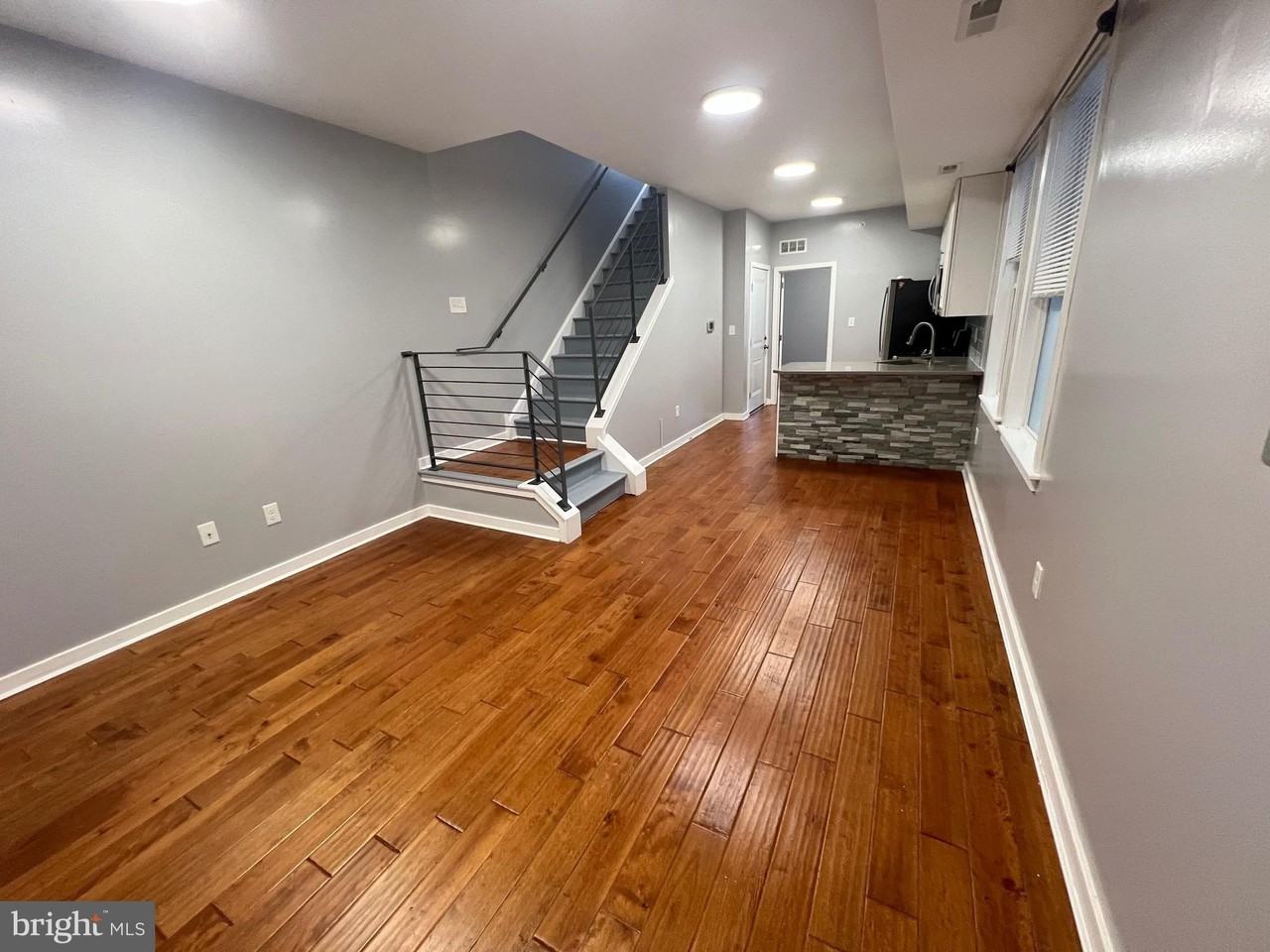 924 N 15th St #3 - Photo 6 of 20