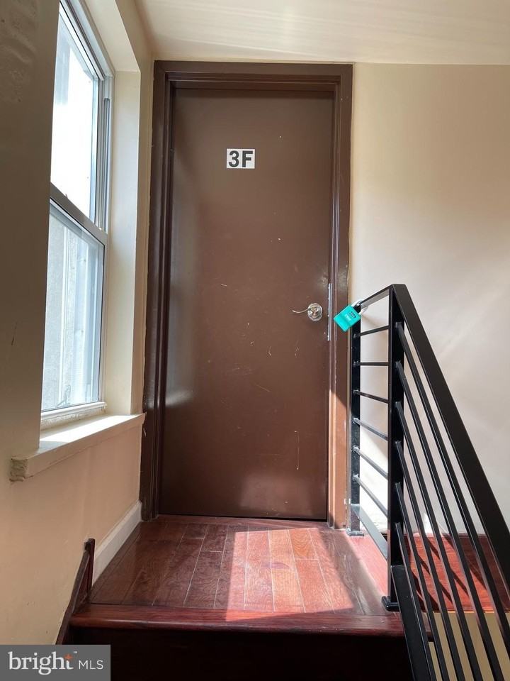 537 N 13th St #3F - Photo 2 of 25