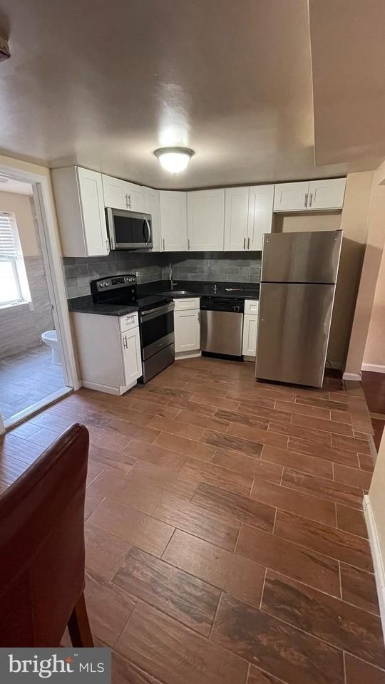 537 N 13th St #3F - Photo 4 of 25
