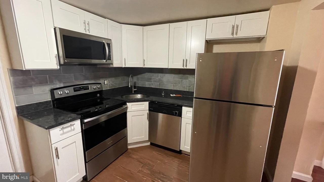 537 N 13th St #3F - Photo 5 of 25