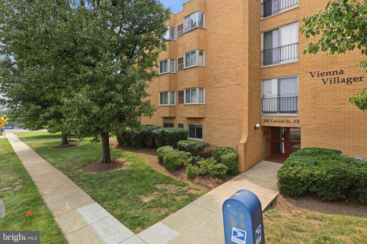 200 Locust St Se #405 - Photo 4 of 34