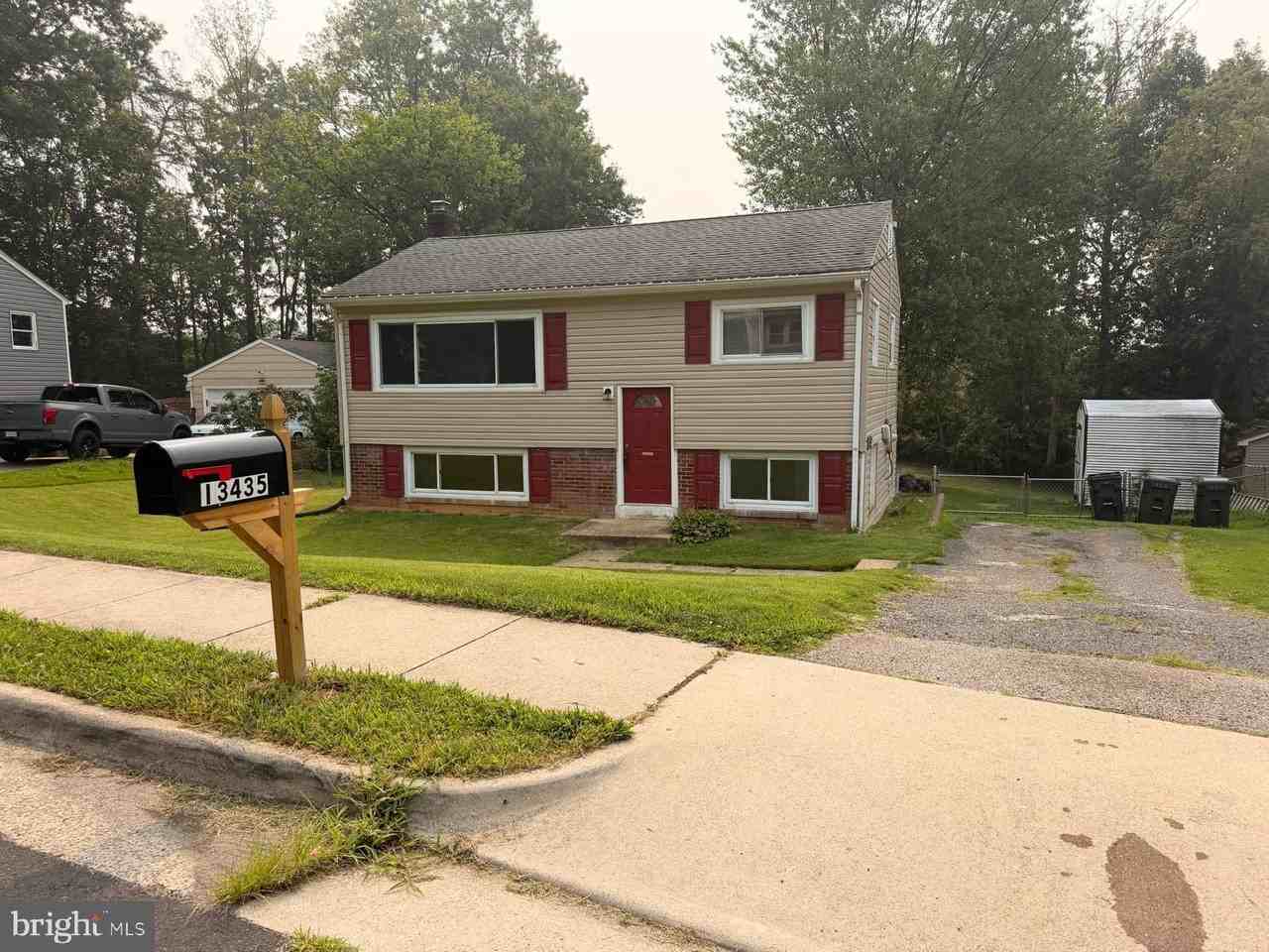 13435 Greenacre Dr - Photo 2 of 26