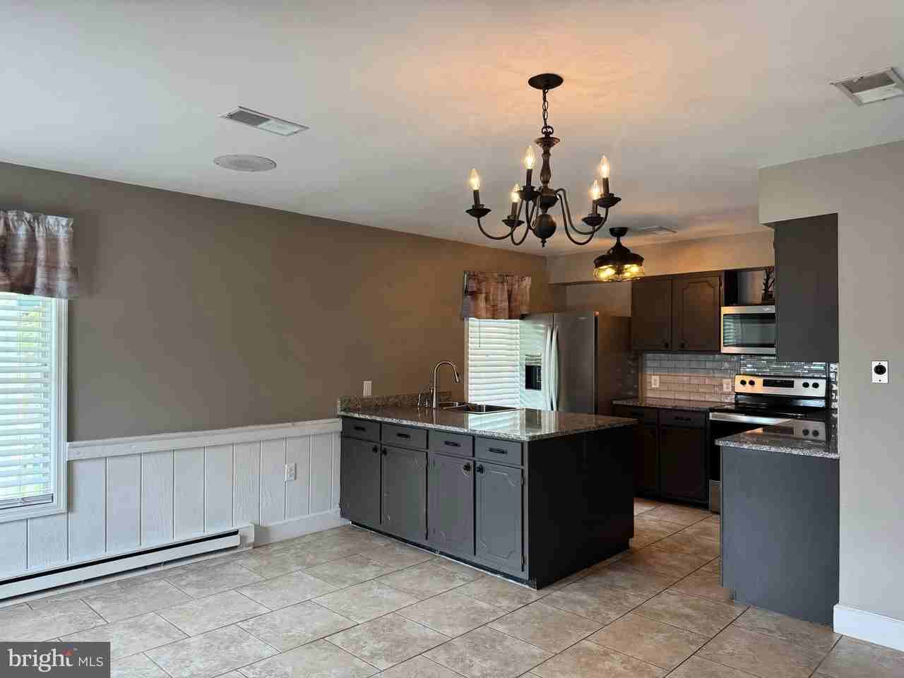 1399 Lost Rd - Photo 3 of 50