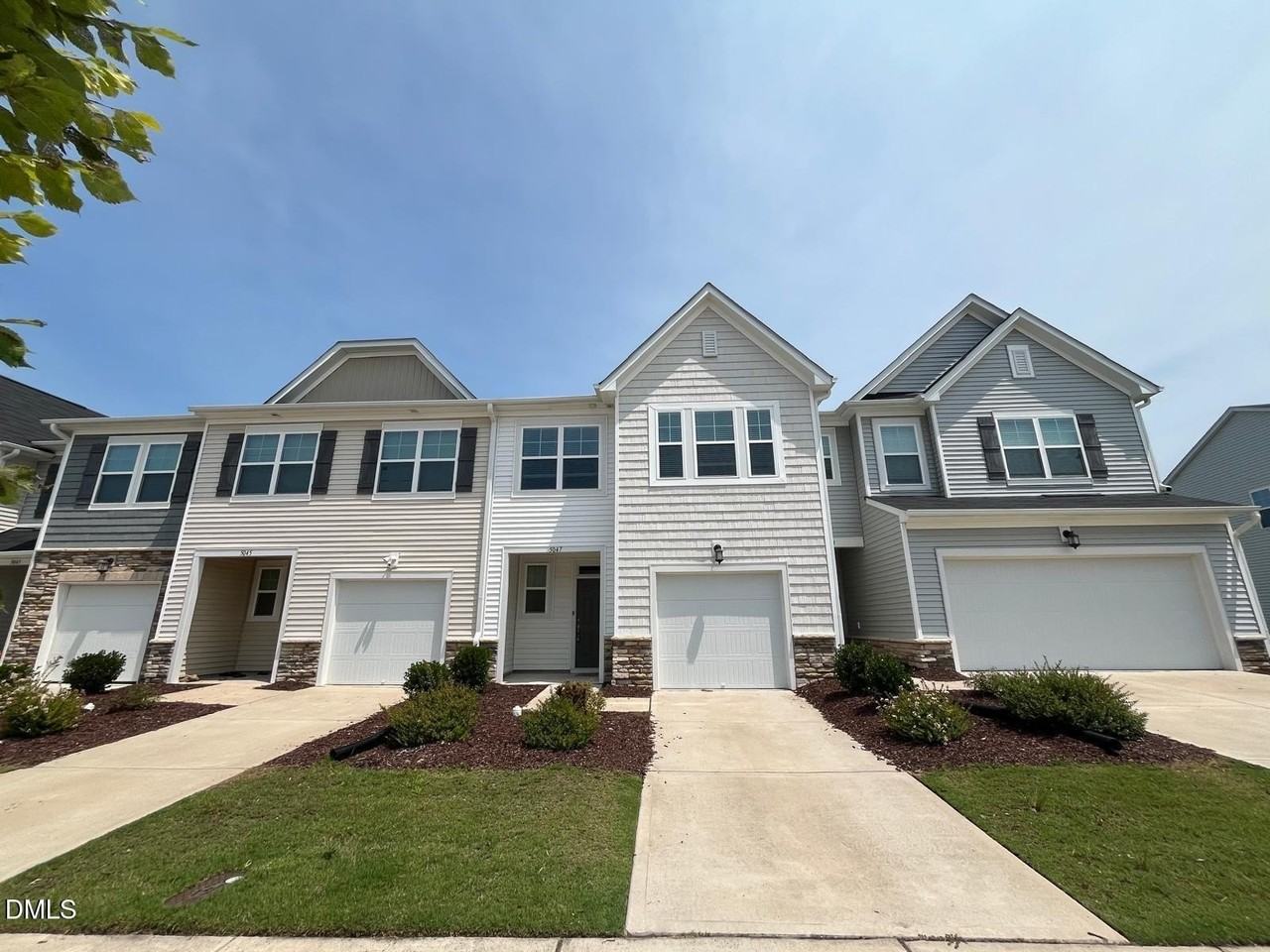 5047 Tura St - Photo 2 of 35