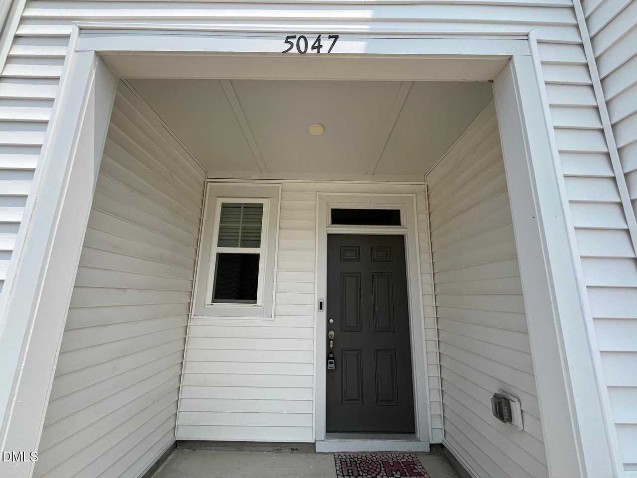 5047 Tura St - Photo 3 of 35