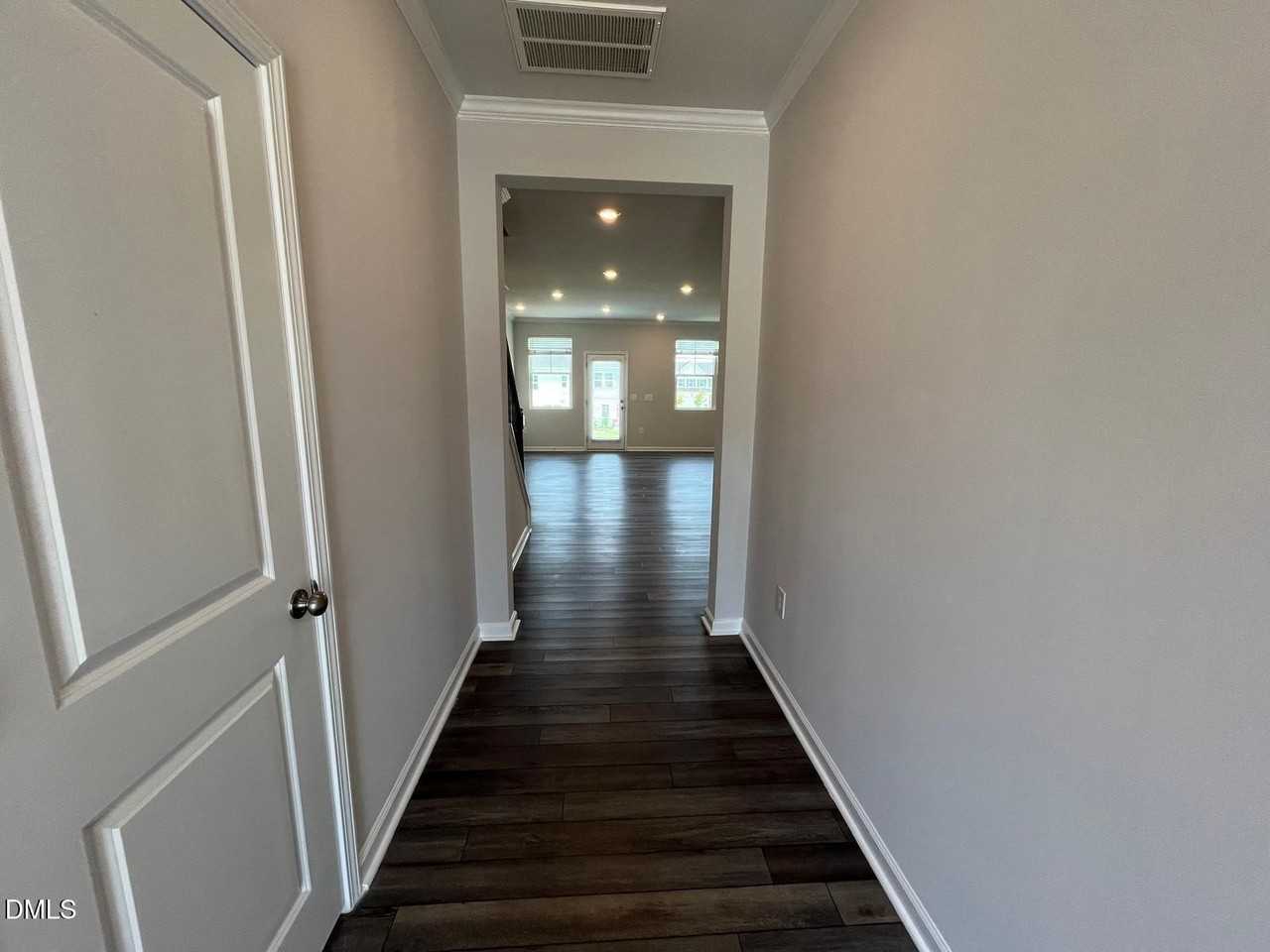 5047 Tura St - Photo 5 of 35