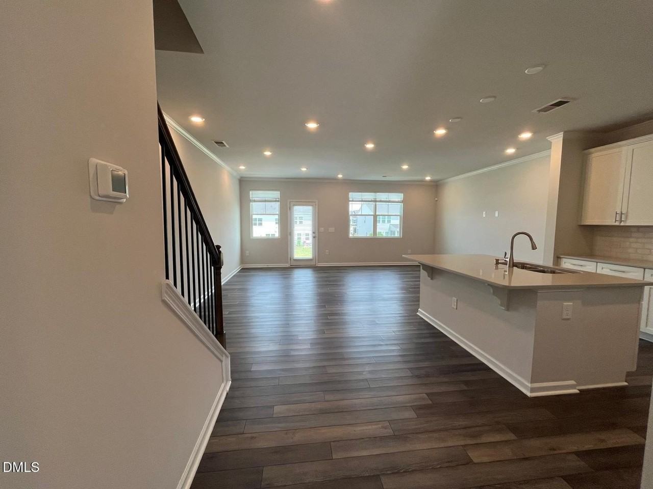 5047 Tura St - Photo 6 of 35