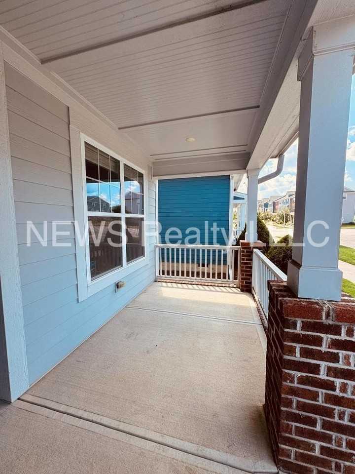 5404 Wallace Martin Way - Photo 3 of 48