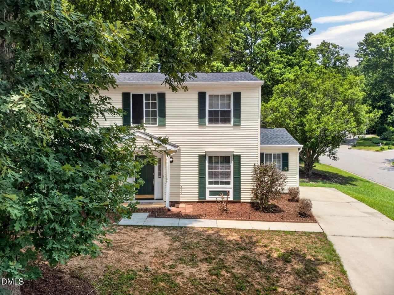 105 Trinity Woods Dr - Photo 2 of 40