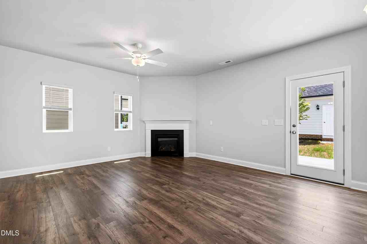 801 Portland Rose Dr - Photo 2 of 38