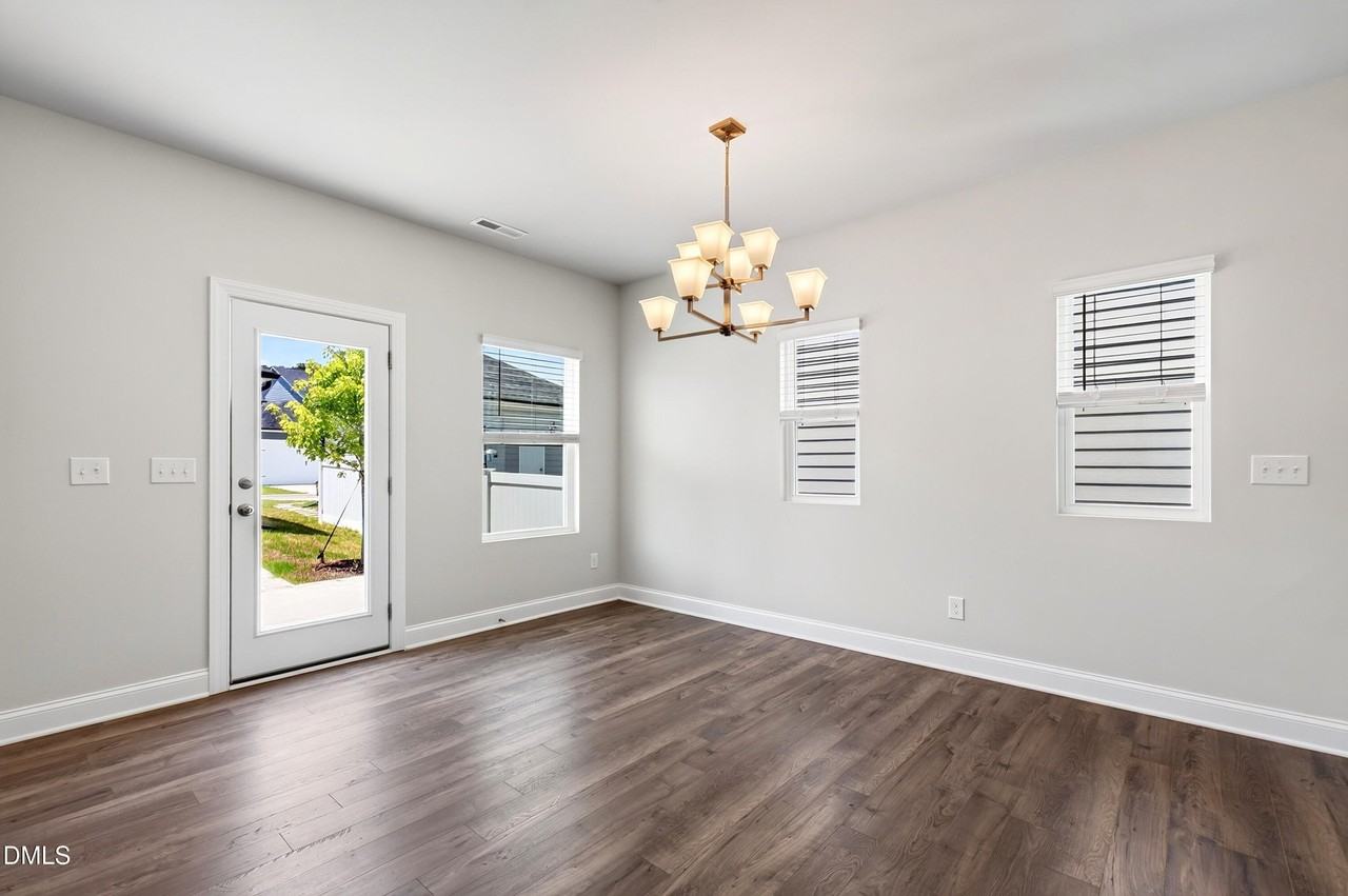 801 Portland Rose Dr - Photo 4 of 38