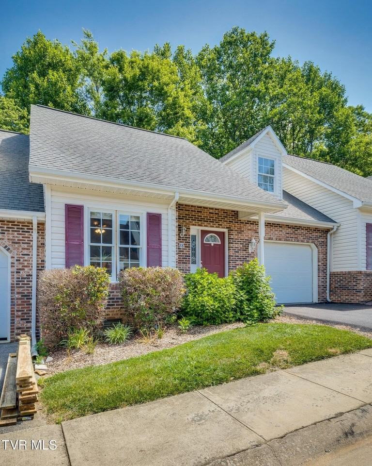28 Cherokee Ridge Ct - Photo 3 of 29