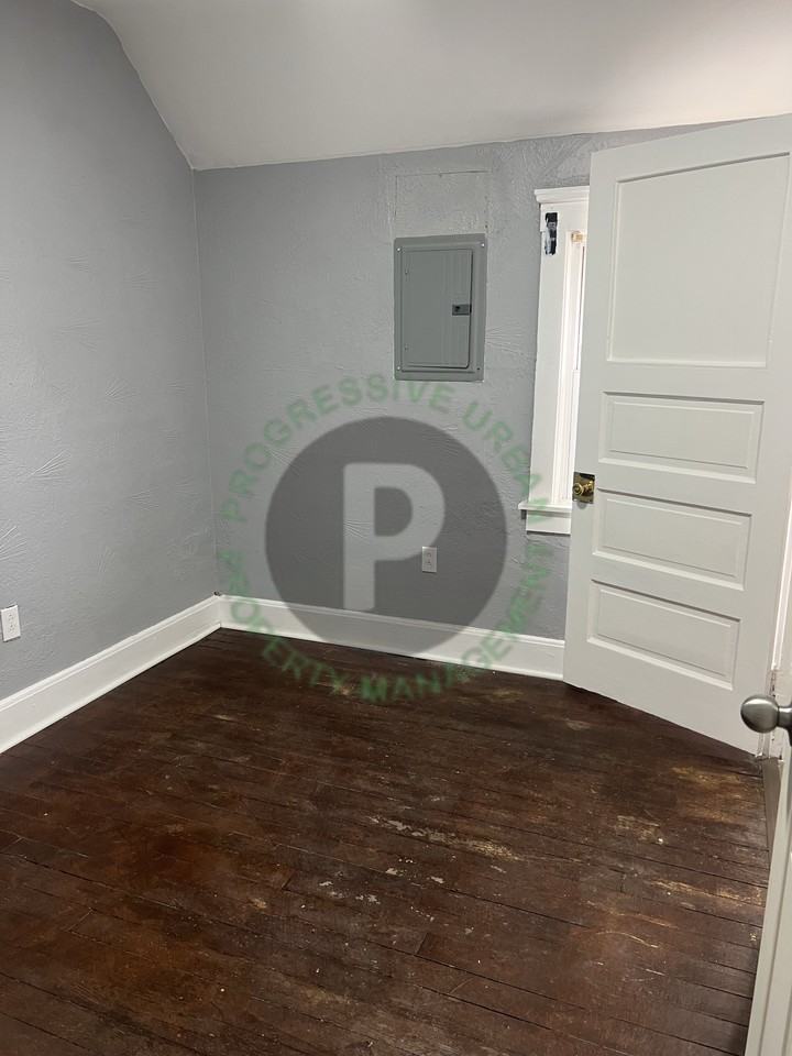 3586 W 47th St - Photo 6 of 26