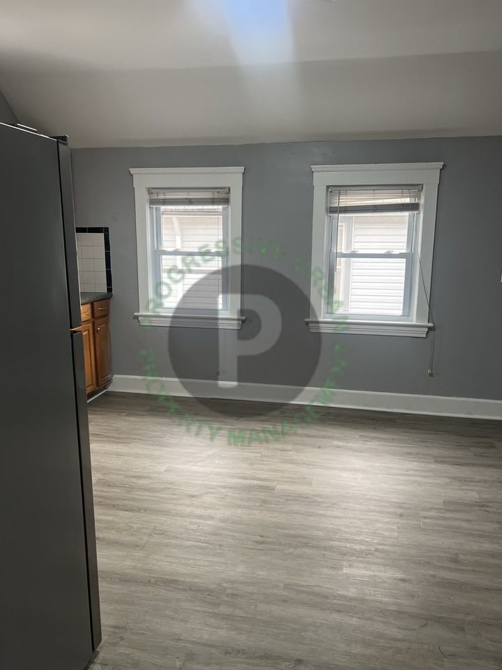 3586 W 47th St - Photo 7 of 26