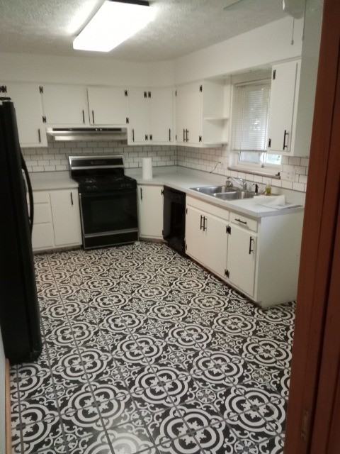 690 Gordon Dr #1 - Photo 2 of 6