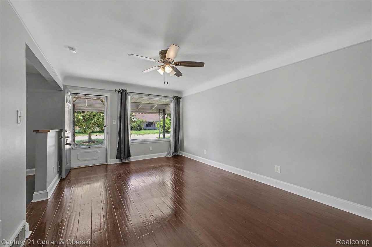 5375 Mayfair St - Photo 4 of 31
