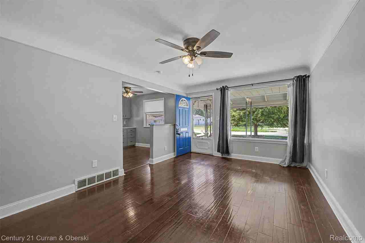 5375 Mayfair St - Photo 6 of 31