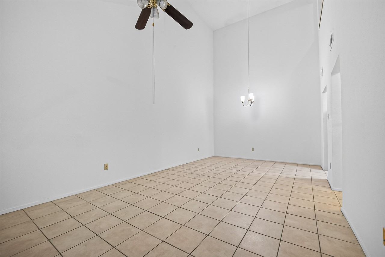 9435 Pagewood Ln - Photo 5 of 43