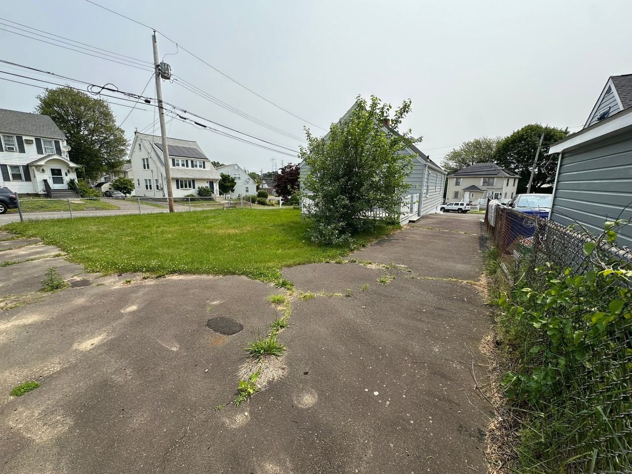 11 Colony St - Photo 5 of 16