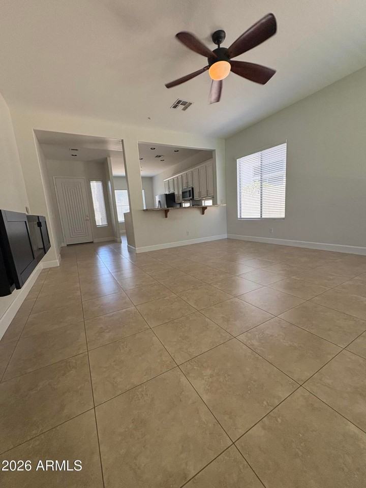 7729 E Tailspin Ln - Photo 4 of 33
